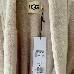 Ugg womens bathrobe. New with Tags. Moonbeam color. Large